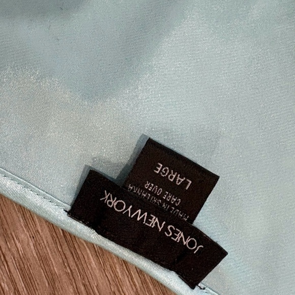 Jones New York Women’s Blue Sleeveless Pajama Top & Pant Set Size Large Satin - Picture 9 of 10